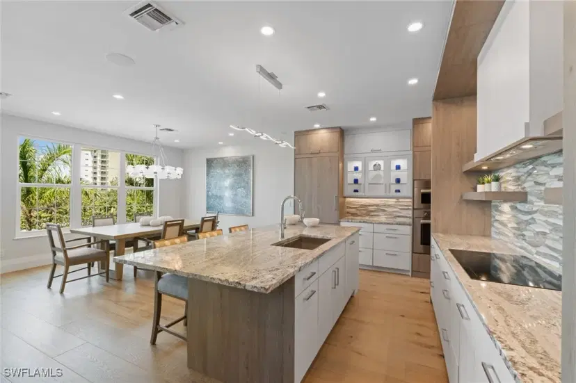 Picture of 121 Barefoot Cir 16, Bonita Springs FL 34134