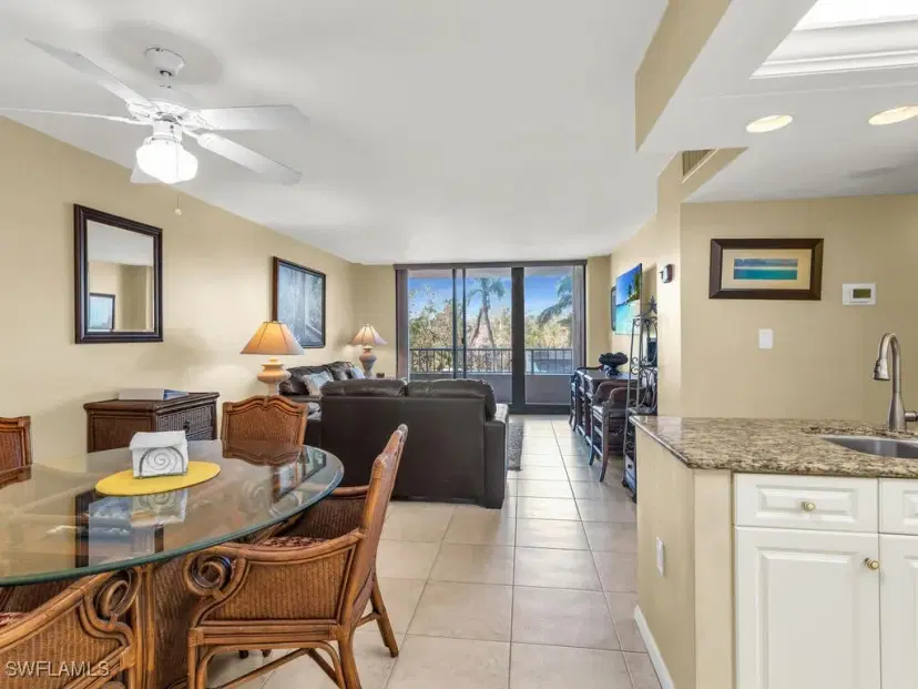 Picture of 440 Seaview Ct 210, Marco Island FL 34145
