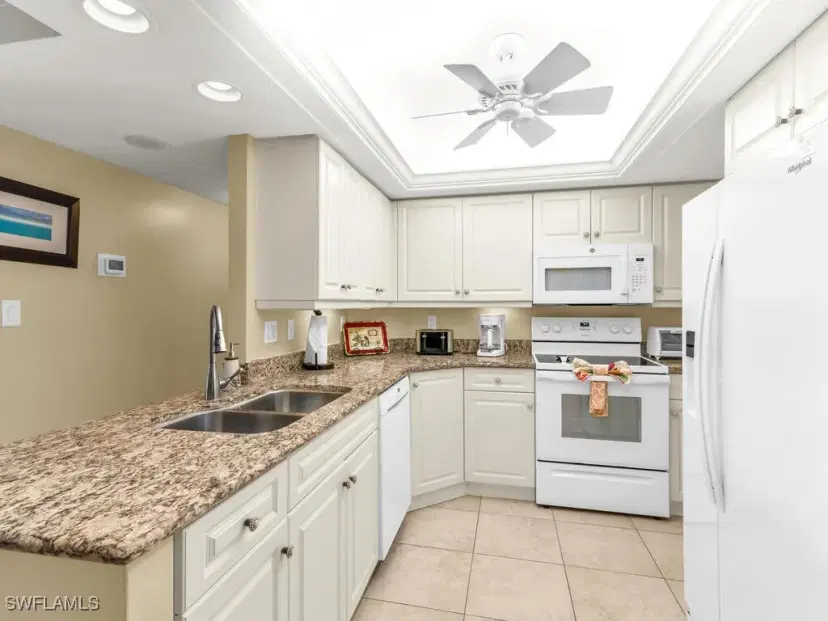Picture of 440 Seaview Ct 210, Marco Island FL 34145