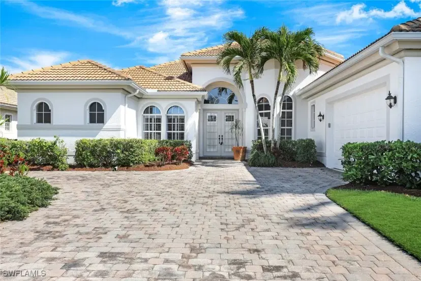 Picture of 15948 Paseo Ln, Naples FL 34110