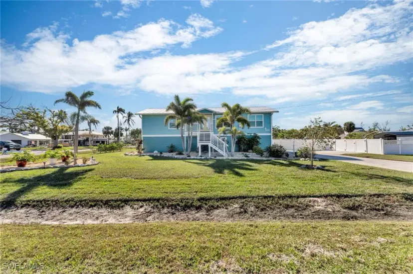 Picture of 2581 Baybreeze St, St. James City FL 33956