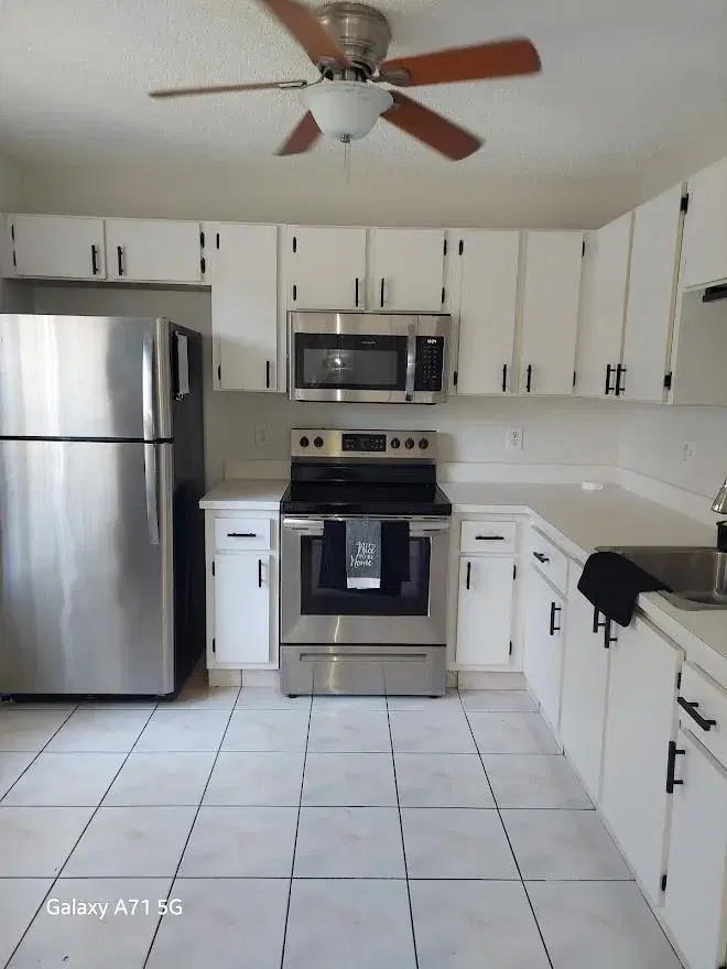 Picture of 10825 NW 3Rd Ct 18B-13 Unit L, Pembroke Pines, FL 33026