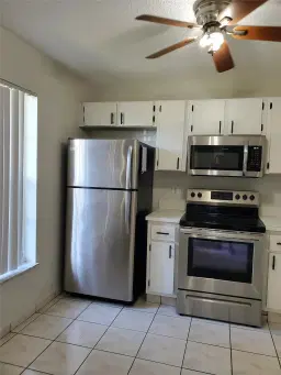 Picture of 10825 NW 3Rd Ct 18B-13 Unit L, Pembroke Pines, FL 33026