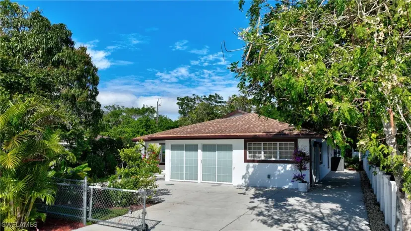 Picture of 3489 Seagrape Ave, Naples FL 34104