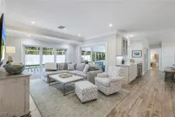 Picture of 655 Park Shore Dr, Naples, FL 34103