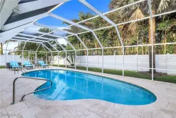 Picture of 655 Park Shore Dr, Naples, FL 34103