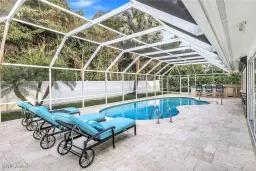 Picture of 655 Park Shore Dr, Naples, FL 34103