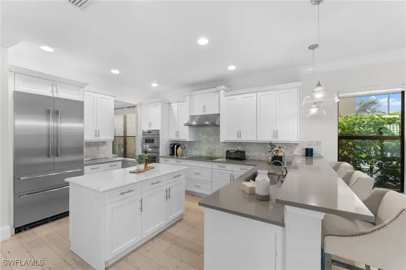 Picture of 13768 Luna Dr, Naples FL 34109