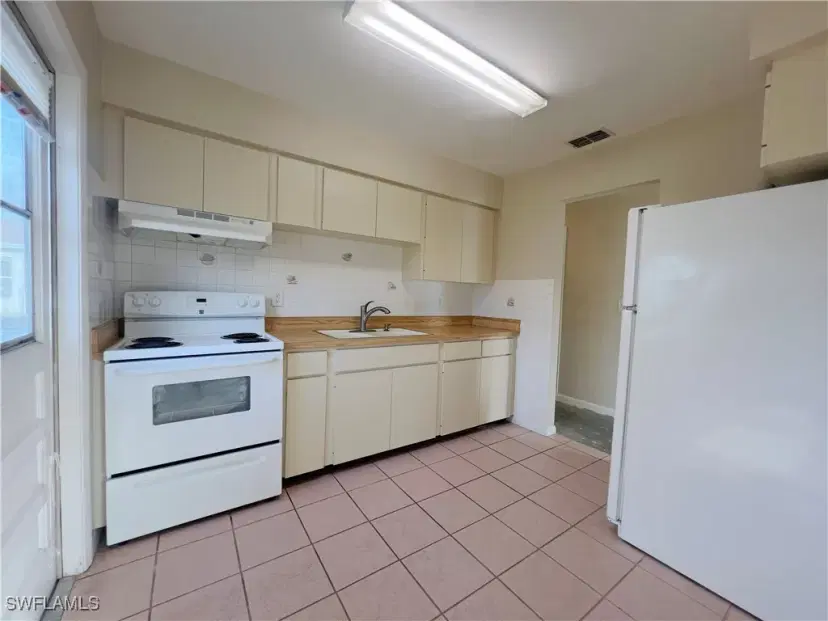 Picture of 4 Aztec Lily Ln, Lehigh Acres FL 33936