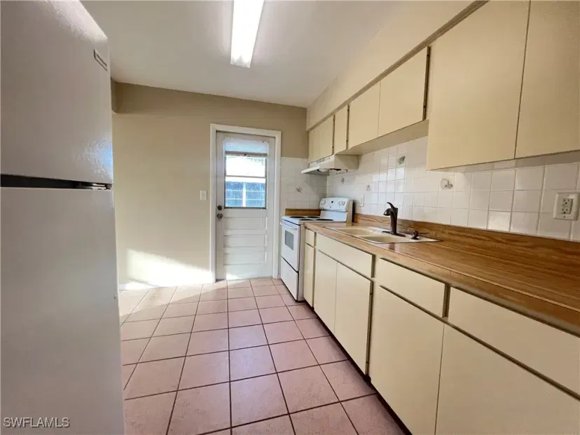 Picture of 4 Aztec Lily Ln, Lehigh Acres FL 33936