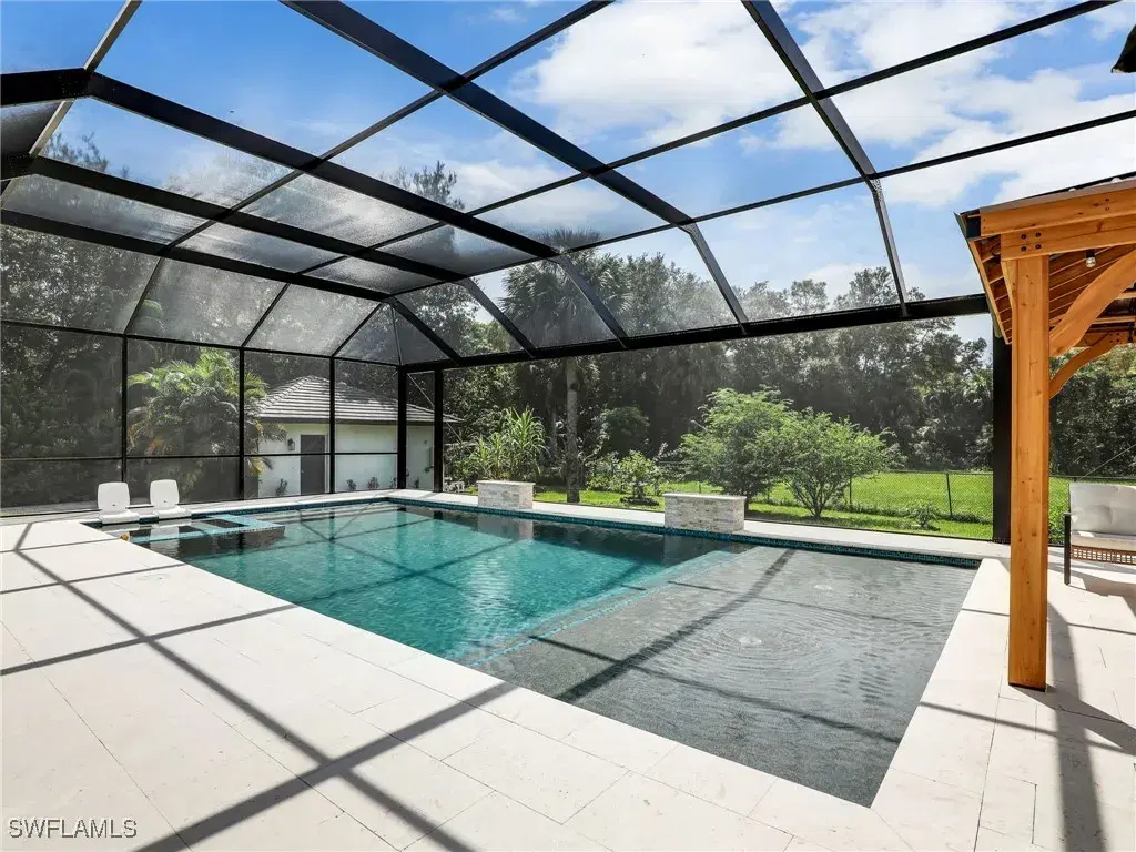 Picture of 260 16Th Ave Nw, Naples, FL 34120