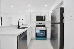 Picture of 20230 NE 3Rd Ct 6, North Miami, FL 33179