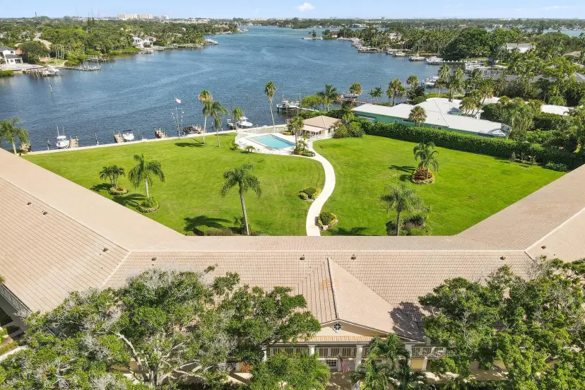 Picture of 478 Tequesta Drive 210, Tequesta FL 33469