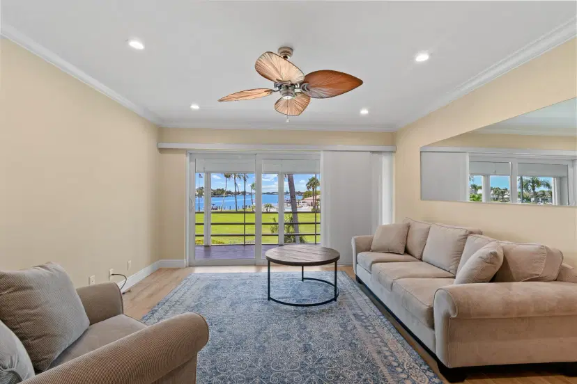 Picture of 478 Tequesta Drive 210, Tequesta FL 33469
