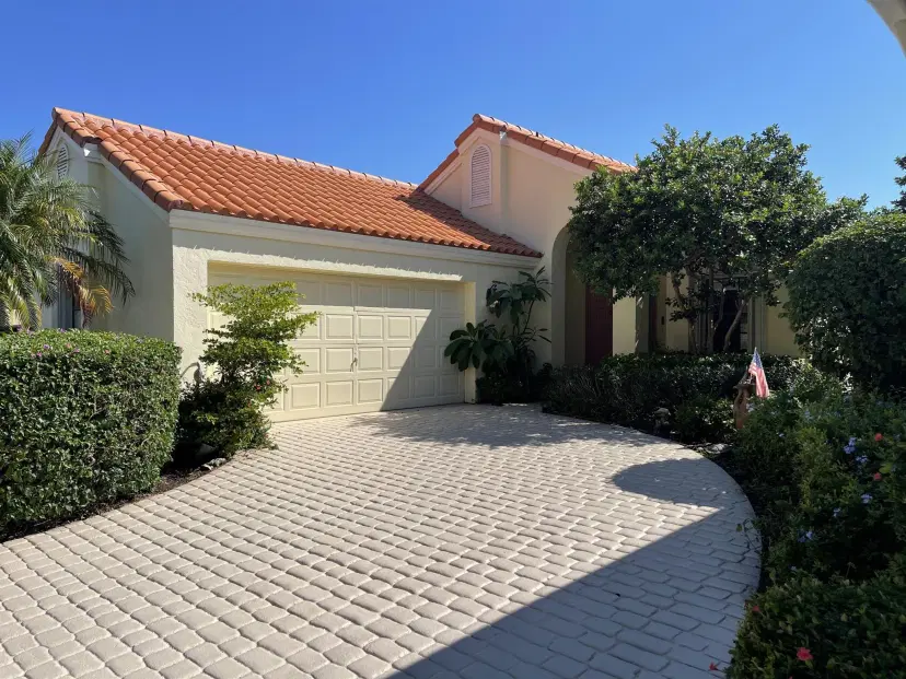 Picture of 2575 La Cristal Circle, Palm Beach Gardens FL 33410