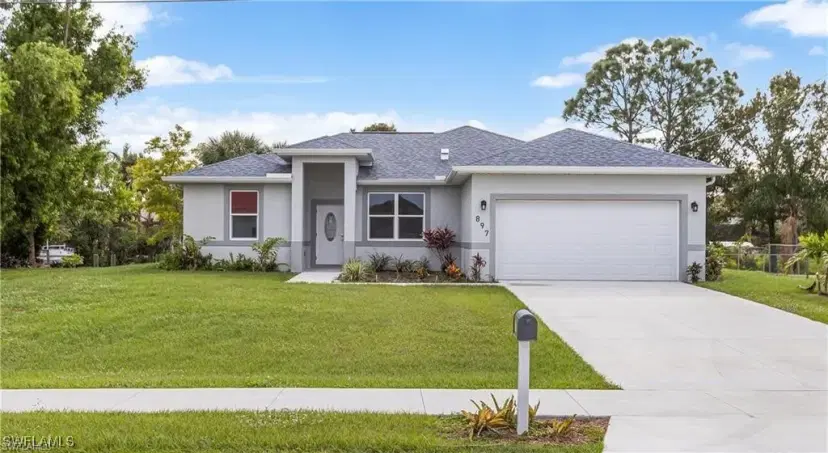 Picture of 897 Iris Dr, North Fort Myers FL 33903