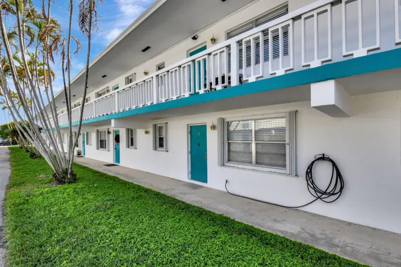 Picture of 640 NE 6Th Ct G, Boynton Beach FL 33435