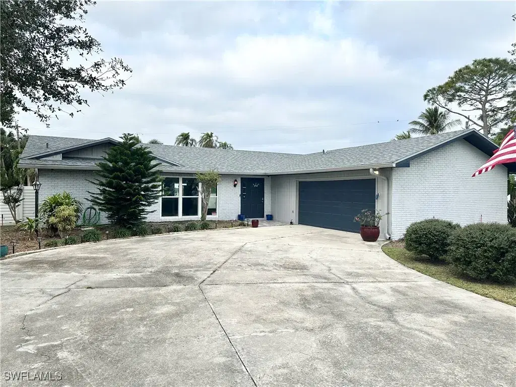 Picture of 522 Sanford Dr, Fort Myers, FL 33919