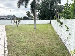 Picture of 522 Sanford Dr, Fort Myers, FL 33919