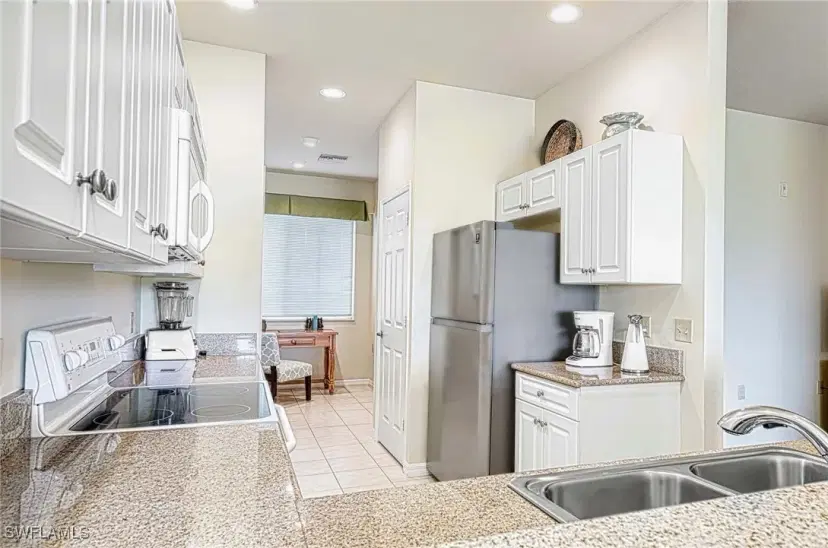 Picture of 7905 Mahogany Run Ln 1324, Naples FL 34113