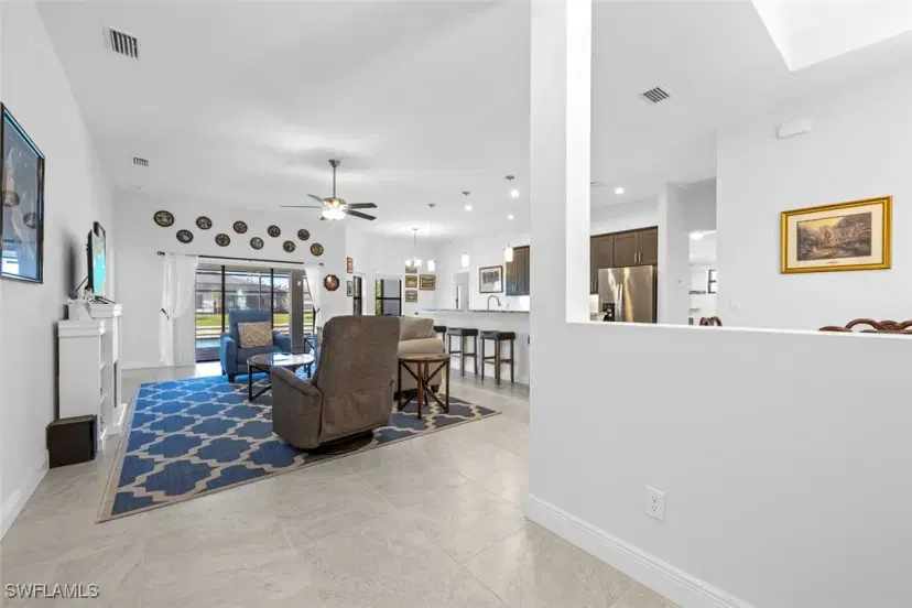 Picture of 610 SW 11Th Pl, Cape Coral FL 33991