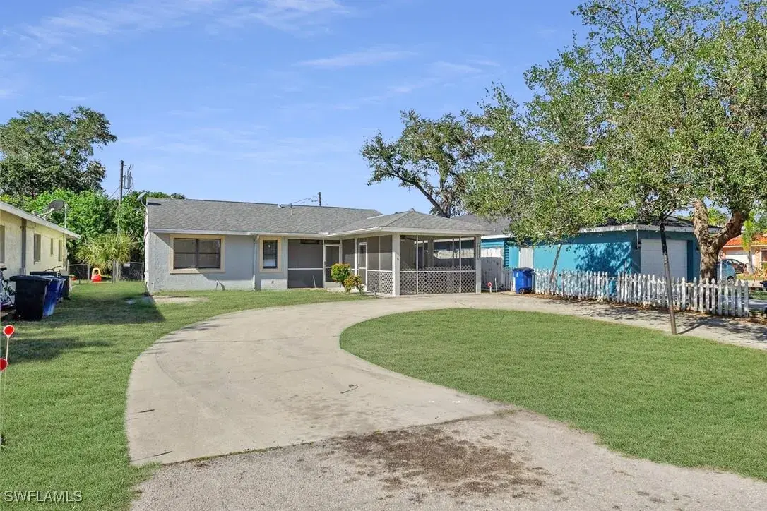 Picture of 27924 Quinn St, Bonita Springs, FL 34135