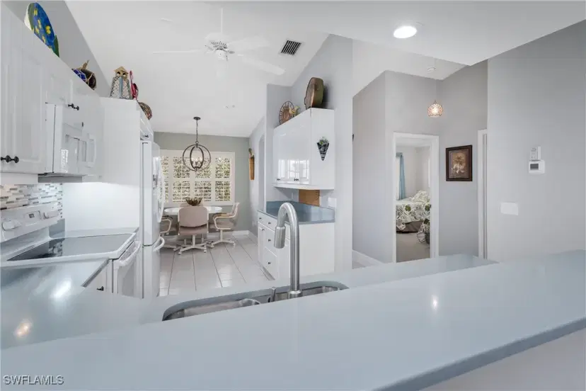 Picture of 6640 Beach Resort Dr 4, Naples FL 34114