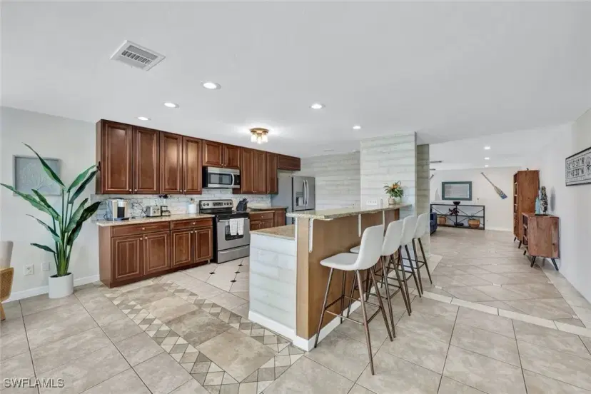 Picture of 724 102Nd Ave N, Naples FL 34108