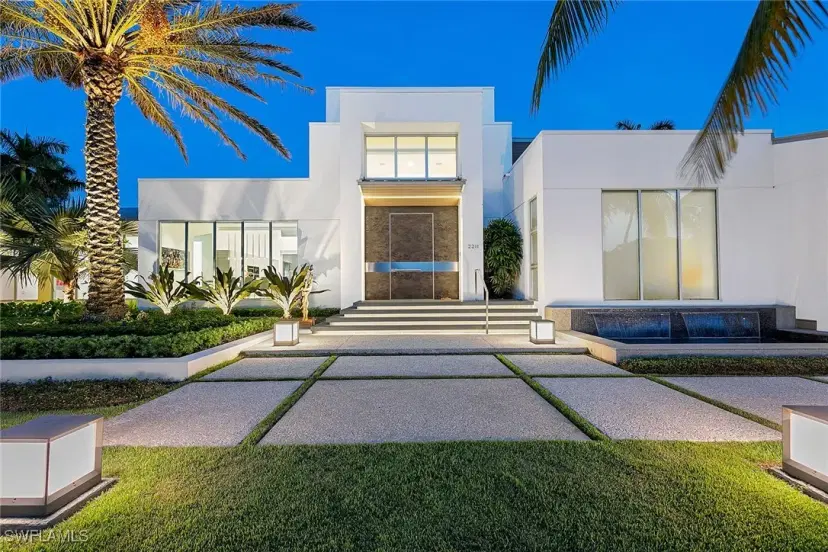 Picture of 2211 SOUTH Winds Dr, Naples FL 34102