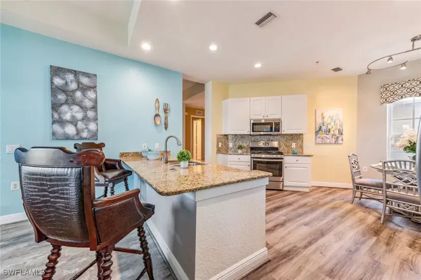Picture of 9275 Museo Cir 103, Naples FL 34114