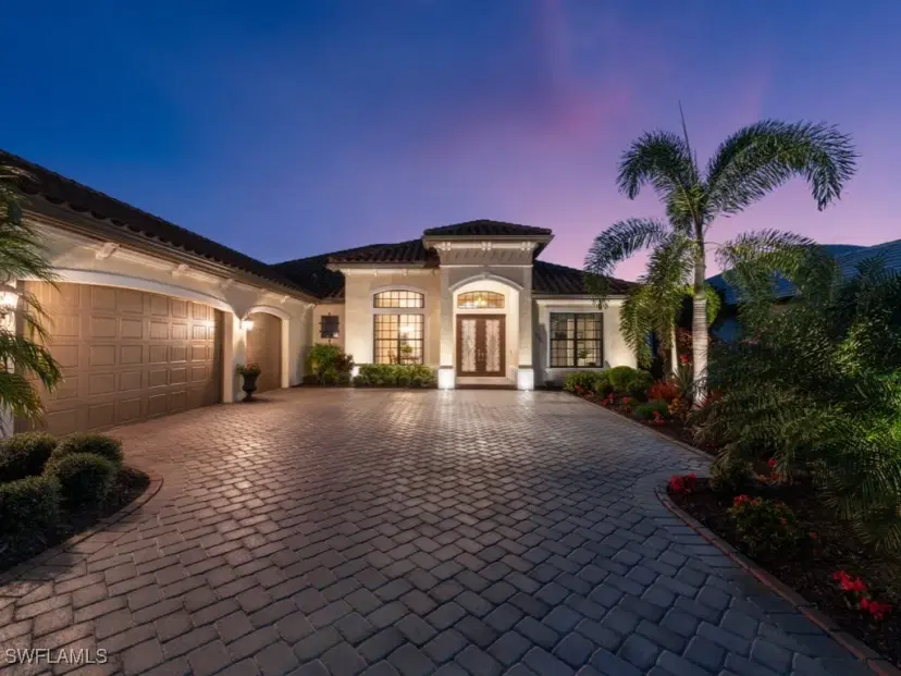 Picture of 2280 Somerset Pl, Naples FL 34120