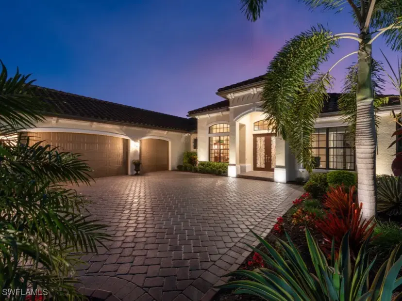 Picture of 2280 Somerset Pl, Naples FL 34120
