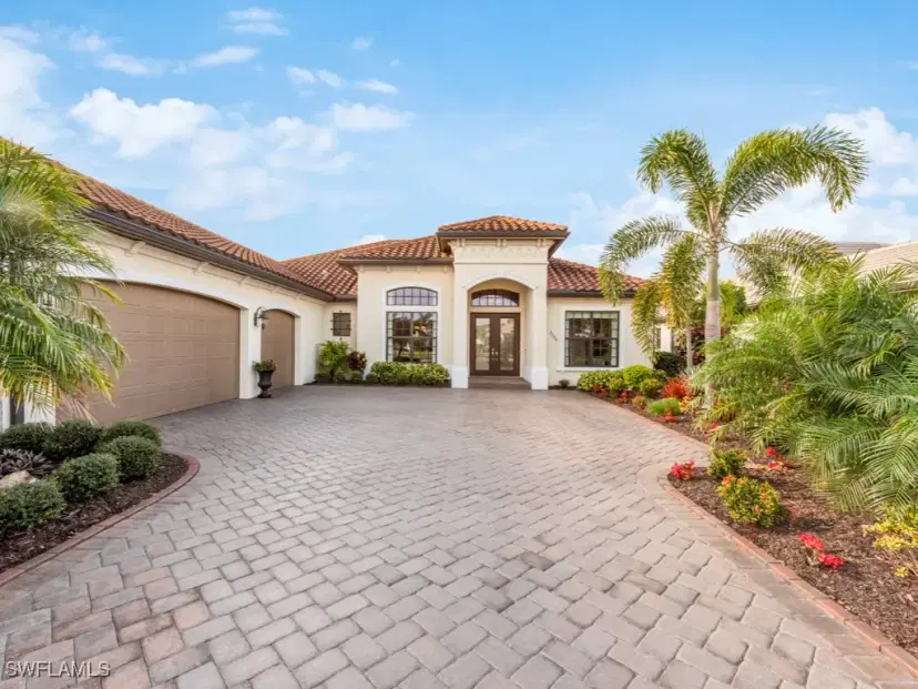 Picture of 2280 Somerset Pl, Naples FL 34120