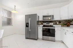 Picture of 12040 Summergate Cir 102, Fort Myers, FL 33913