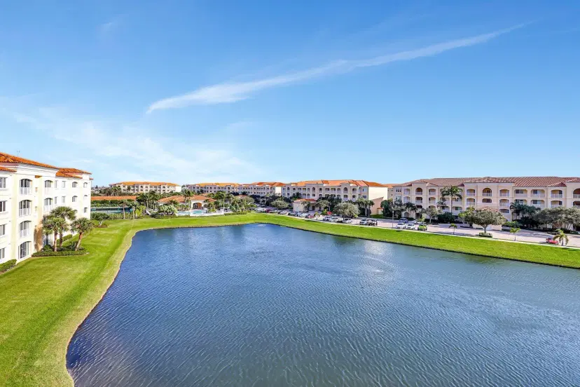 Picture of 1 Harbour Isle Drive E Ph2, Hutchinson Island FL 34949