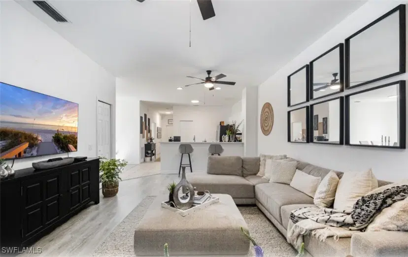 Picture of 10032 Heather Ln 1204, Naples FL 34119