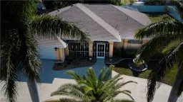 Picture of 920 SE 17Th St, Cape Coral, FL 33990