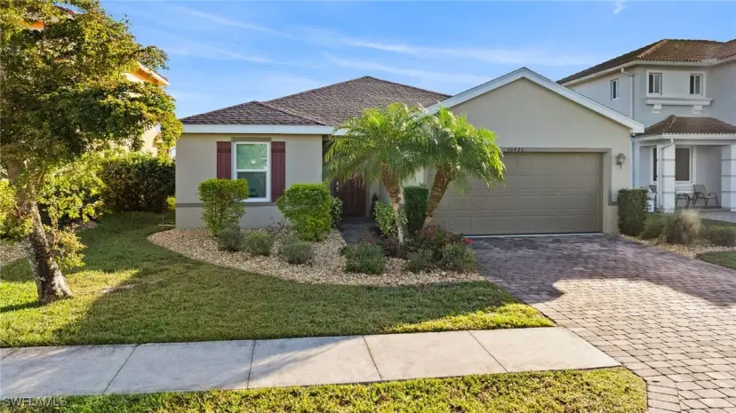 Picture of 10421 Canal Brook Ln, Lehigh Acres FL 33936