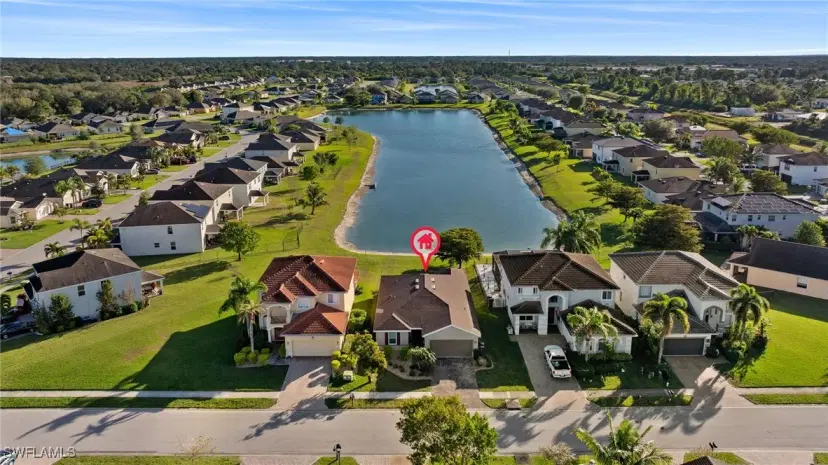 Picture of 10421 Canal Brook Ln, Lehigh Acres FL 33936