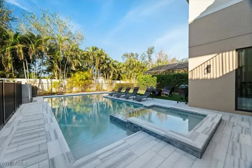 Picture of 13884 Luna Dr, Naples FL 34109