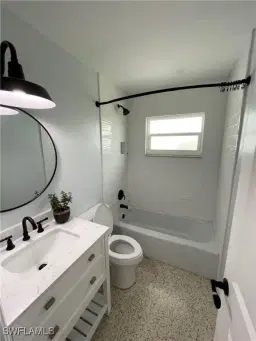 Picture of 20681 Coconut Dr, Estero, FL 33928