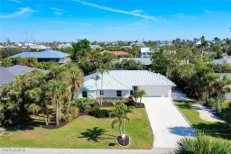 Picture of 554 E Rocks Dr, Sanibel, FL 33957