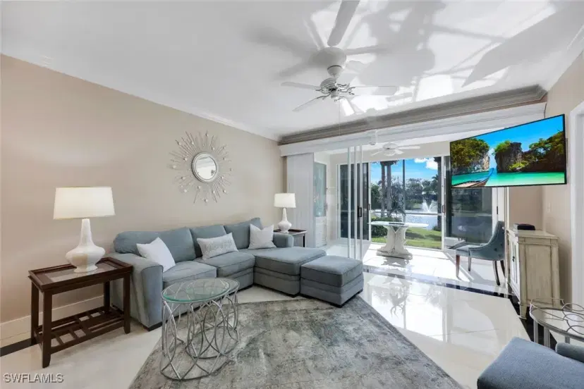 Picture of 651 Wiggins Lake Dr 101, Naples FL 34110