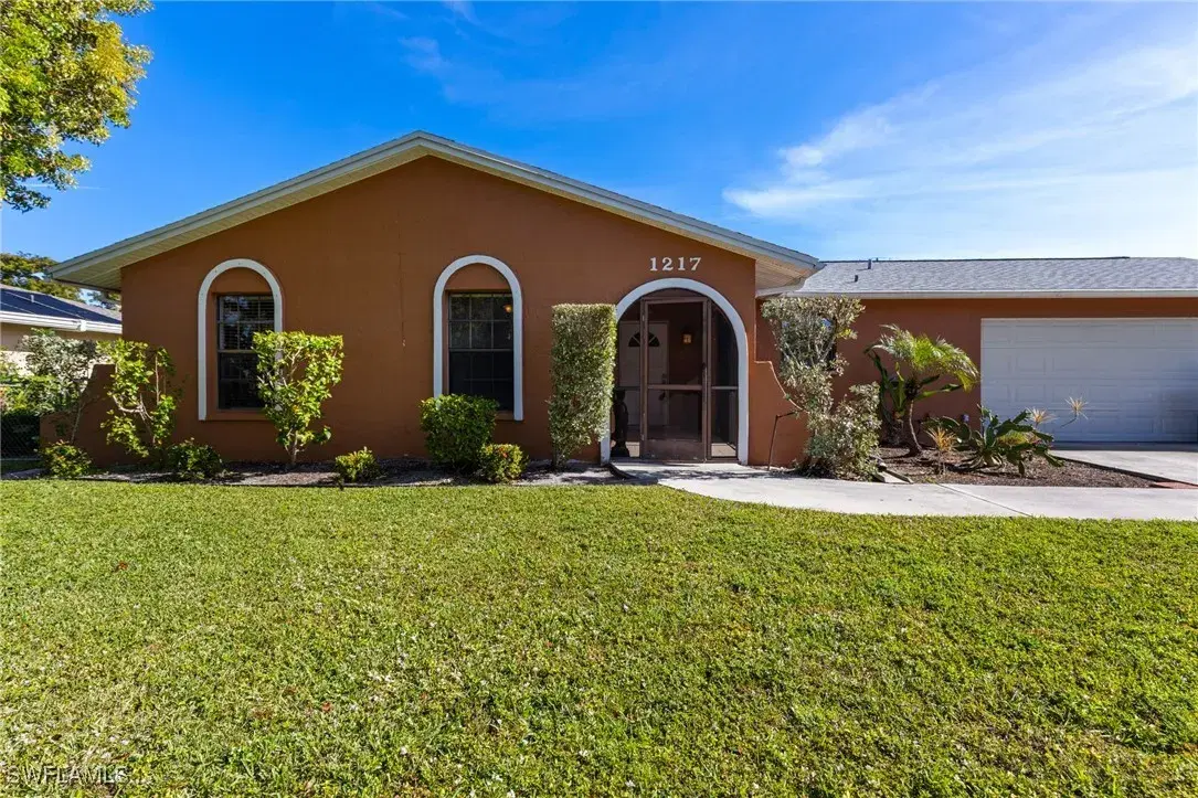 Picture of 1217 SE 22Nd Ave, Cape Coral, FL 33990