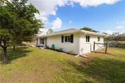 Picture of 19650 Honey Bear Ln, North Fort Myers, FL 33917