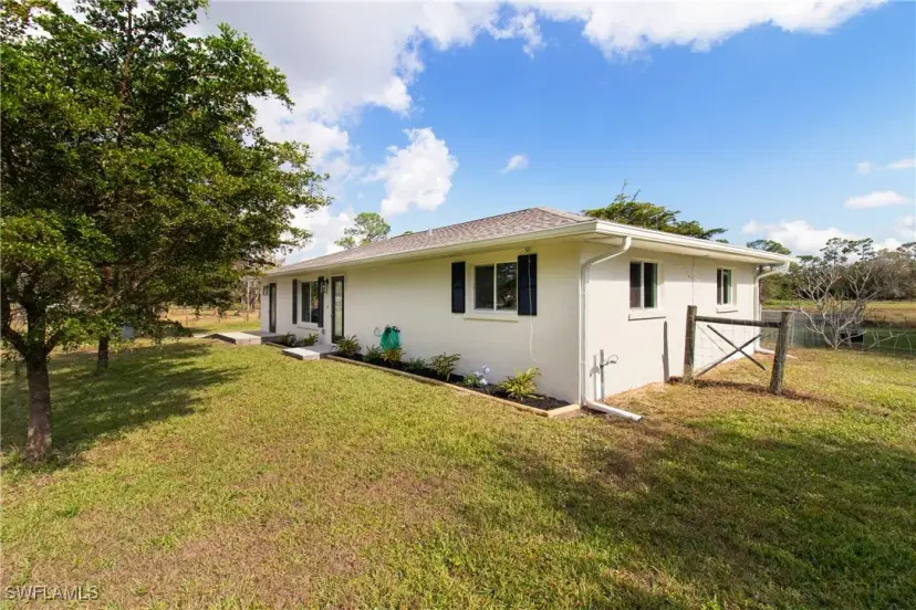 Picture of 19650 Honey Bear Ln, North Fort Myers FL 33917