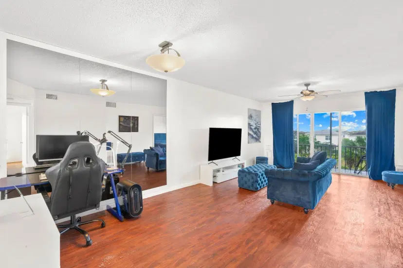 Picture of 1101 Crystal Lake Drive 309, Deerfield Beach FL 33064