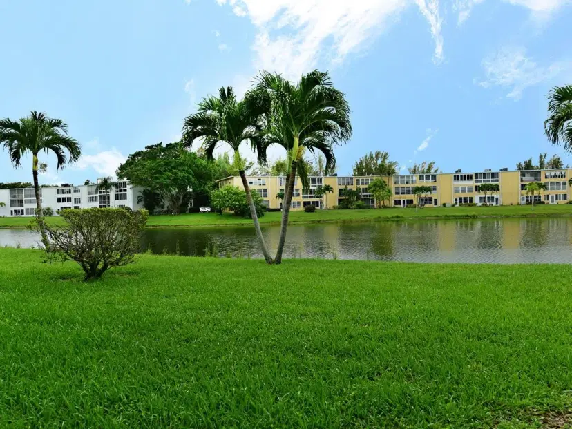 Picture of 110 Wellington B, West Palm Beach FL 33417