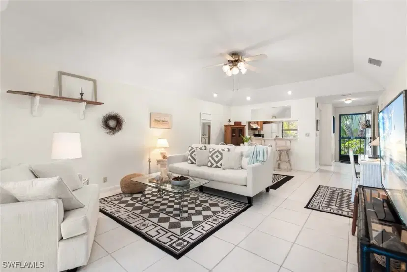 Picture of 1833 Courtyard Way E204, Naples FL 34112