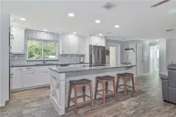 Picture of 4240 Ellis Rd, Fort Myers, FL 33905